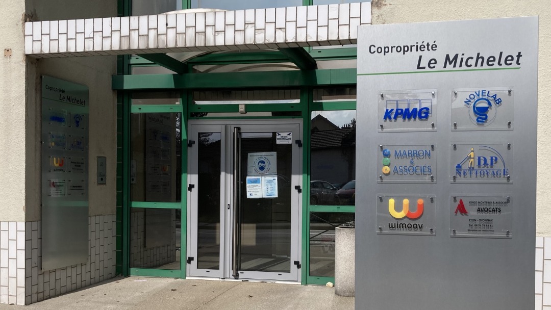 Magasin KPMG Oyonnax - Oyonnax (01100) Visuel 2